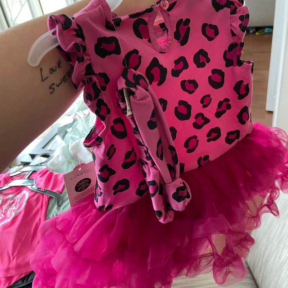 Pink animal print 2 piece set includes head band never worn with tags - Picture 3 of 4